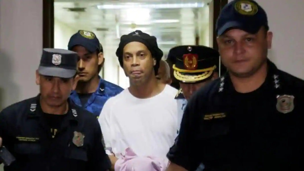 Ronaldinho nu şi-a clarificat încă situaţia