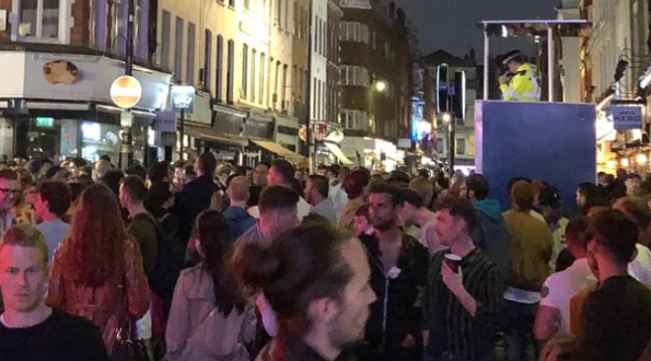 VIDEO: Haos în Anglia după redeschiderea barurilor