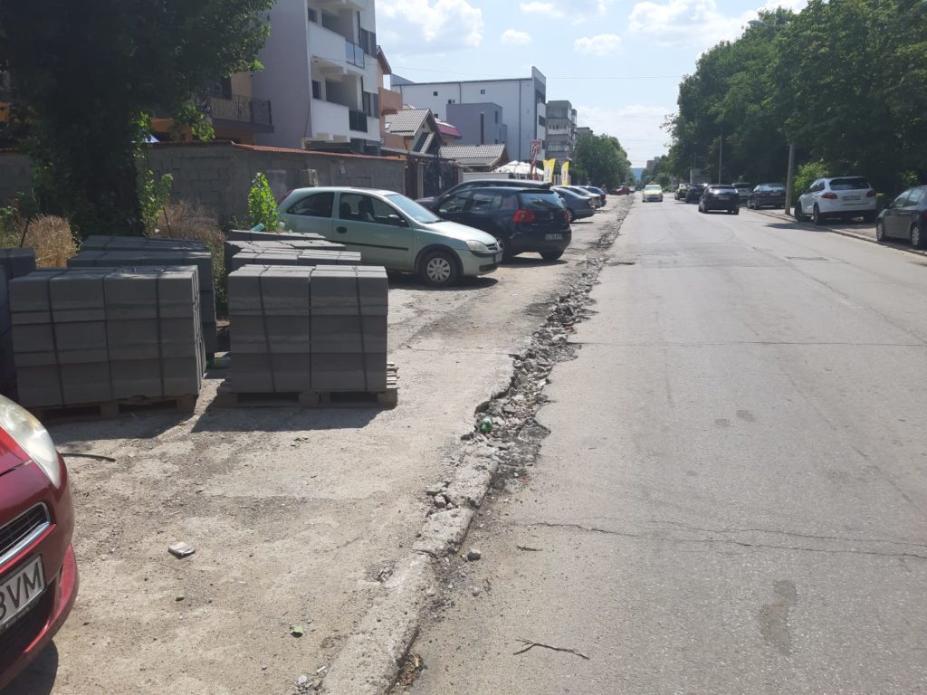 Strada Constantin Brâncoveanu din Craiova - în reparaţii, așa cum fusese lăsată în iulie