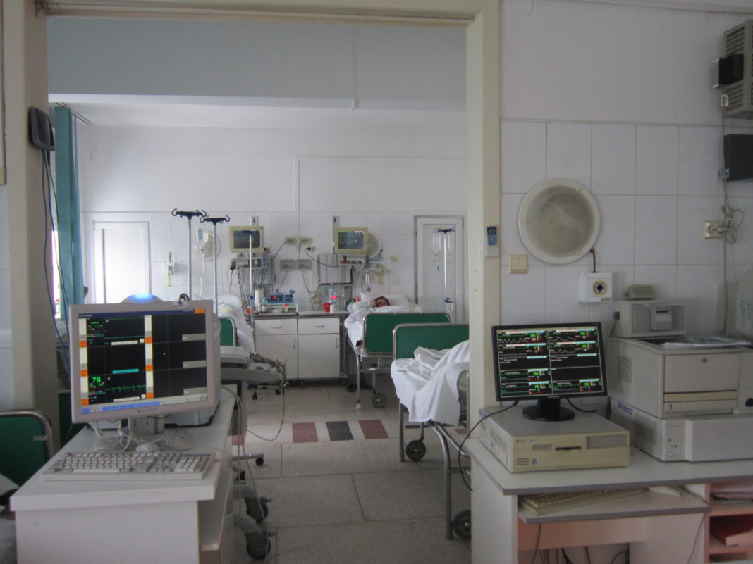 SJU Craiova a raportat, ieri, opt cazuri de infecţii cu noul coronavirus, din rândul personalului. Testele au fost făcute la sfârşitul săptămânii trecute. Patru cazuri sunt la Clinica de Cardiologie.