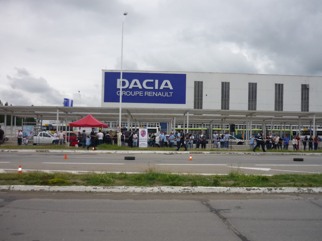 Angajați ai uzinei Dacia, confirmați cu coronavirus