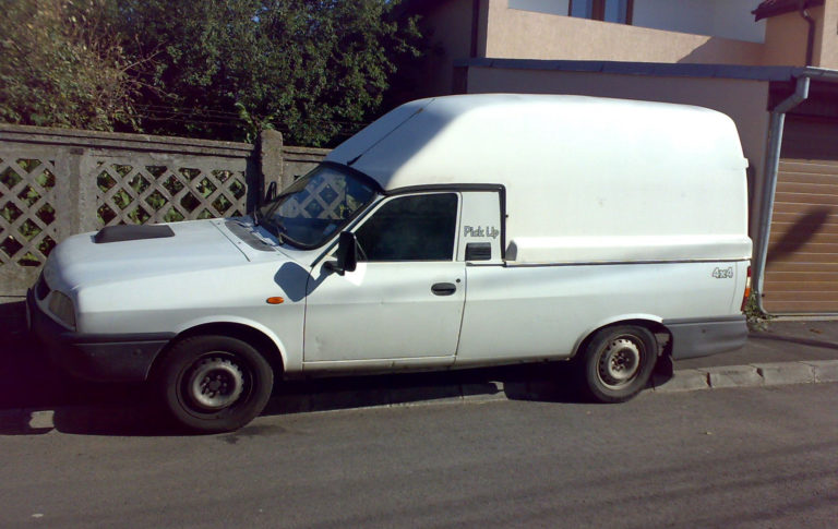 Craioveanul care conduce numai Dacii furate, condamnat din nou