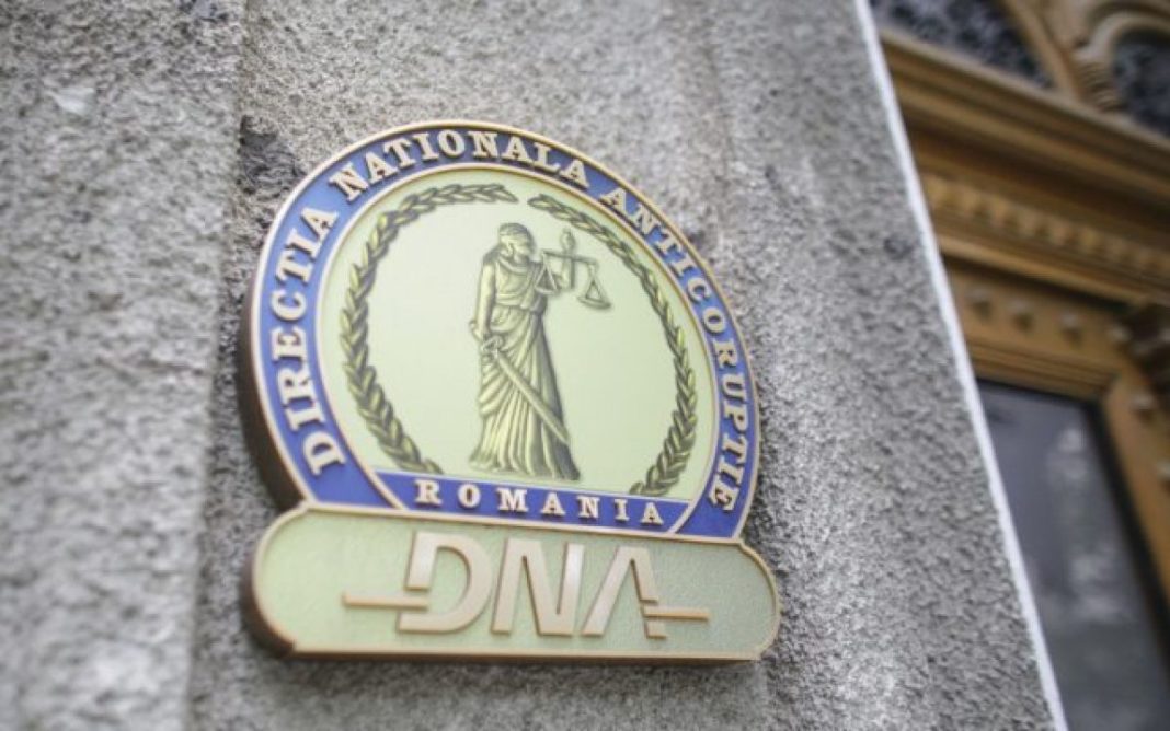 DNA a trimis în judecată un bBărbat pentru trafic de influenţă; ar fi primit de la un om de afaceri 150.000 de euro