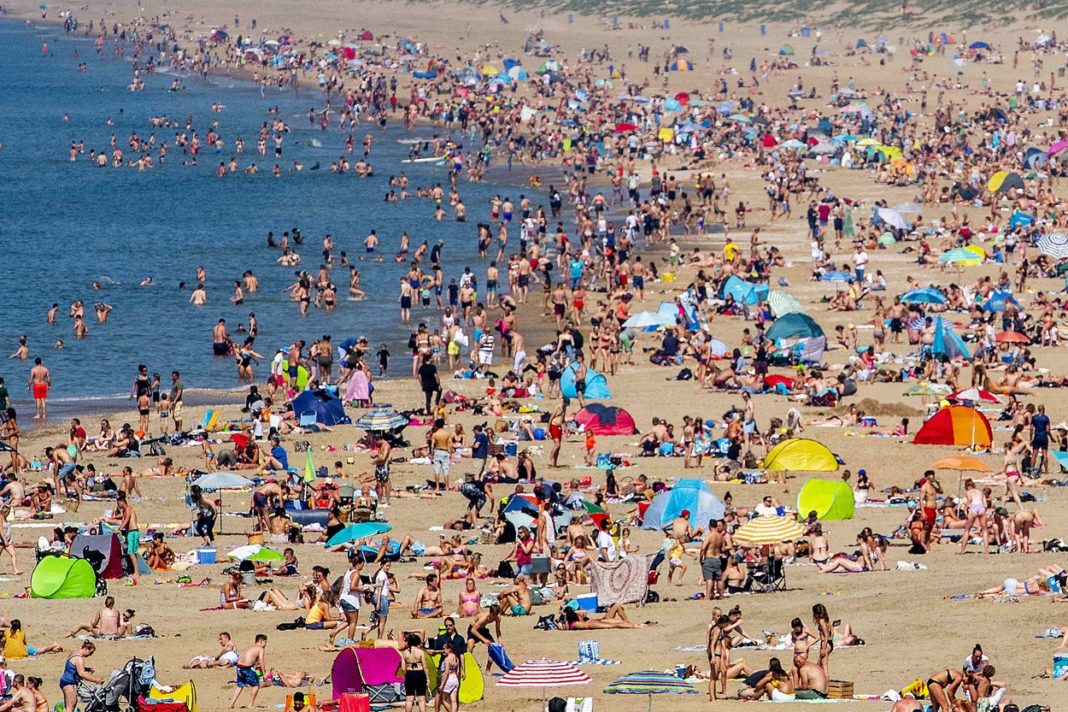 Restricțiile pentru plaje au fost retrase după criticile din spațiul public