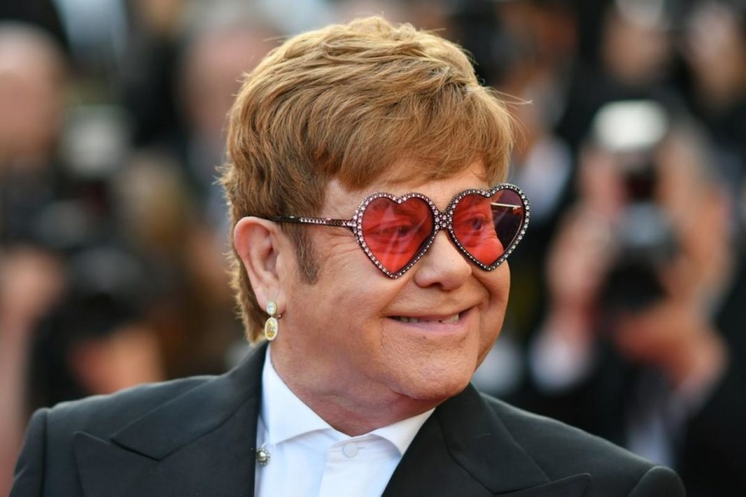 Royal Mint îl va omagia pe Elton John cu o monedă de 1.000 de lire
