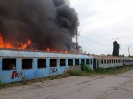 Un incendiu a izbucnit în zona Calea Giulești din Capitală, la trei vagoane de tren, dezafectate, aflate pe o linie secundară