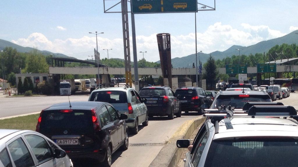 Grecia testează toate persoanele la granițele sale terestre