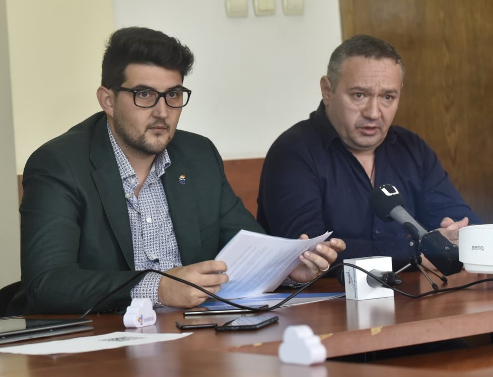 Sorin Manda (stânga) și Marcel Tănăsescu, directorii de la RAT SRL