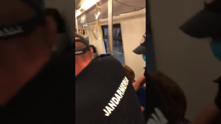 Scandal la metrou: Un tânăr a fost încătușat și apoi amendat pentru că nu purta corect masca de protecție
