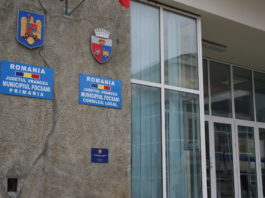 Viceprimarul municipiului Focşani şi un angajat al Primăriei au fost confirmaţi pozitiv la testul pentru COVID-19