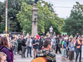 Protestatarii vor să blocheze Parlamentul de la Sofia și alte instituții publice