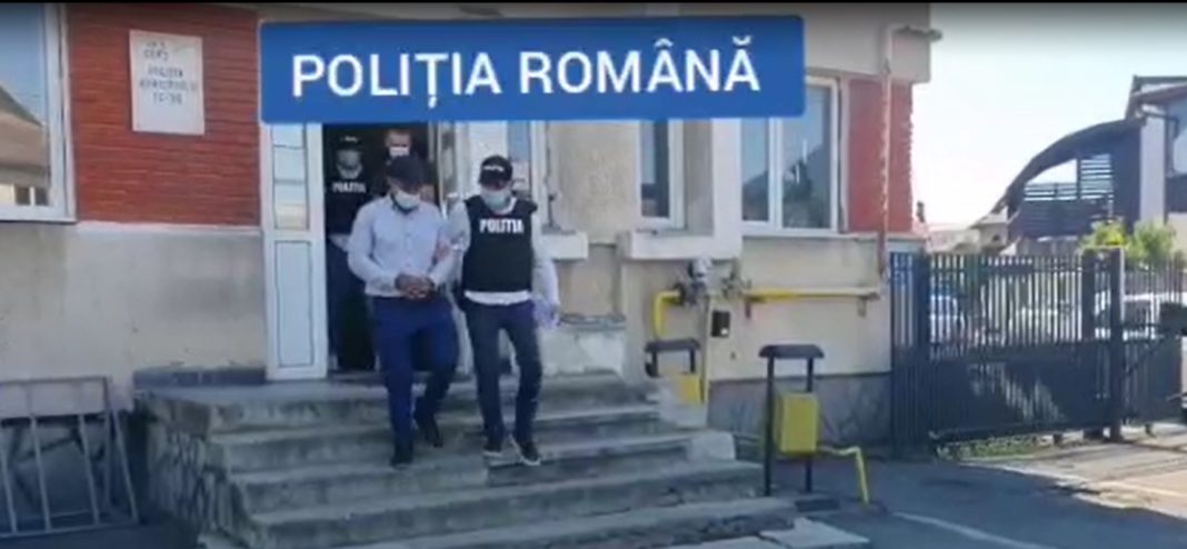 Doi clujeni au fost reținuți după ce au pretins că verifică rețeaua de apă a unei locuințe și au jefuit proprietara de 6.000 de lei