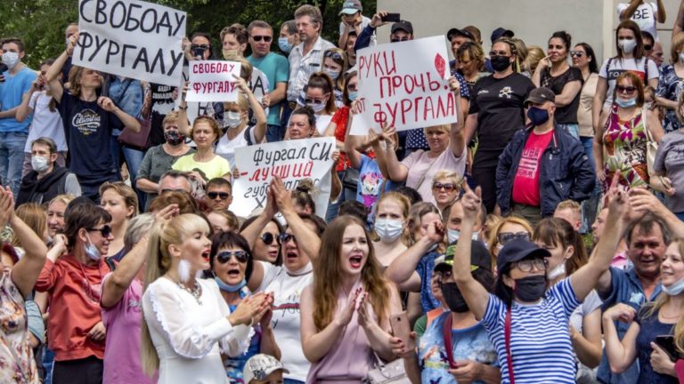 Noi proteste anti-Kremlin în orașul rus Habarovsk: ”Putin, ia niște ceai!”