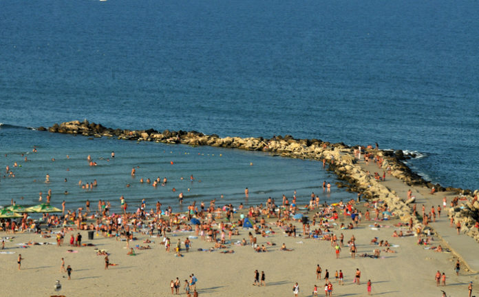 Controale ANSVSA în pe litoral. Zeci de unități alimentare au fost amendate și o braserie a fost închisă