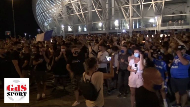 Supărați, dar atașați. Fanii Științei au cântat și i-au încurajat pe alb-albaștri în miez de noapte