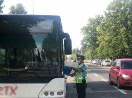Polițiștii rutieri din Olt au acționat pentru verificarea legalității transportului public de persoane și respectarea măsurilor anti-COVID