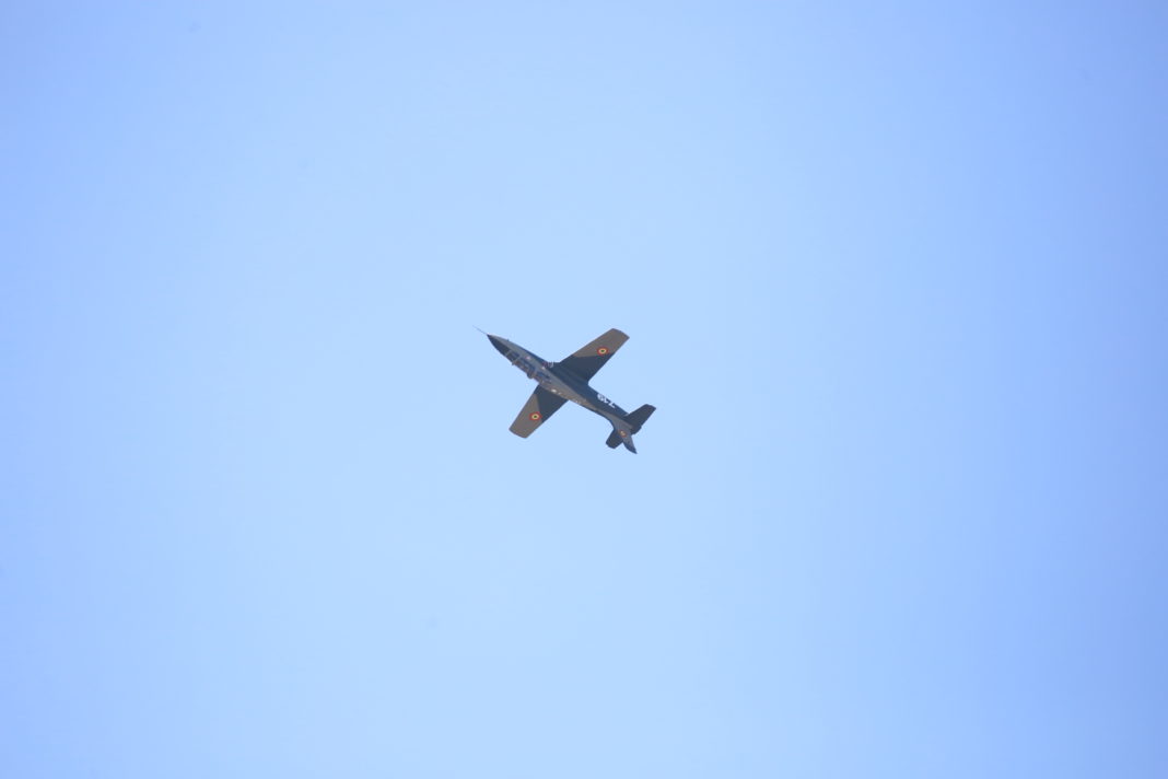 Zece avioane IAR-99 vor fi modernizate la Craiova cu 68 milioane de euro