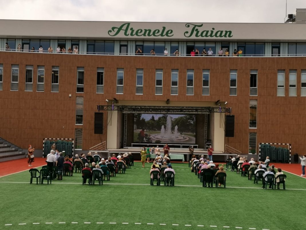 Ceremonie inedită Nunta de Aur” la Arenele Traian, unde 36 de cupluri au fost aniversate cu ocazia împlinirii a 50 de ani de căsnicie