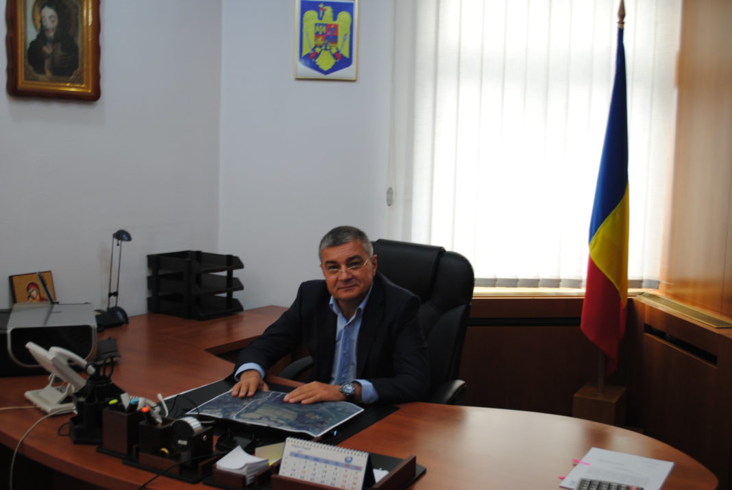 Victor Sandu, fost director general la ''Apele Române'', reţinut pentru mită de 1 milion de euro