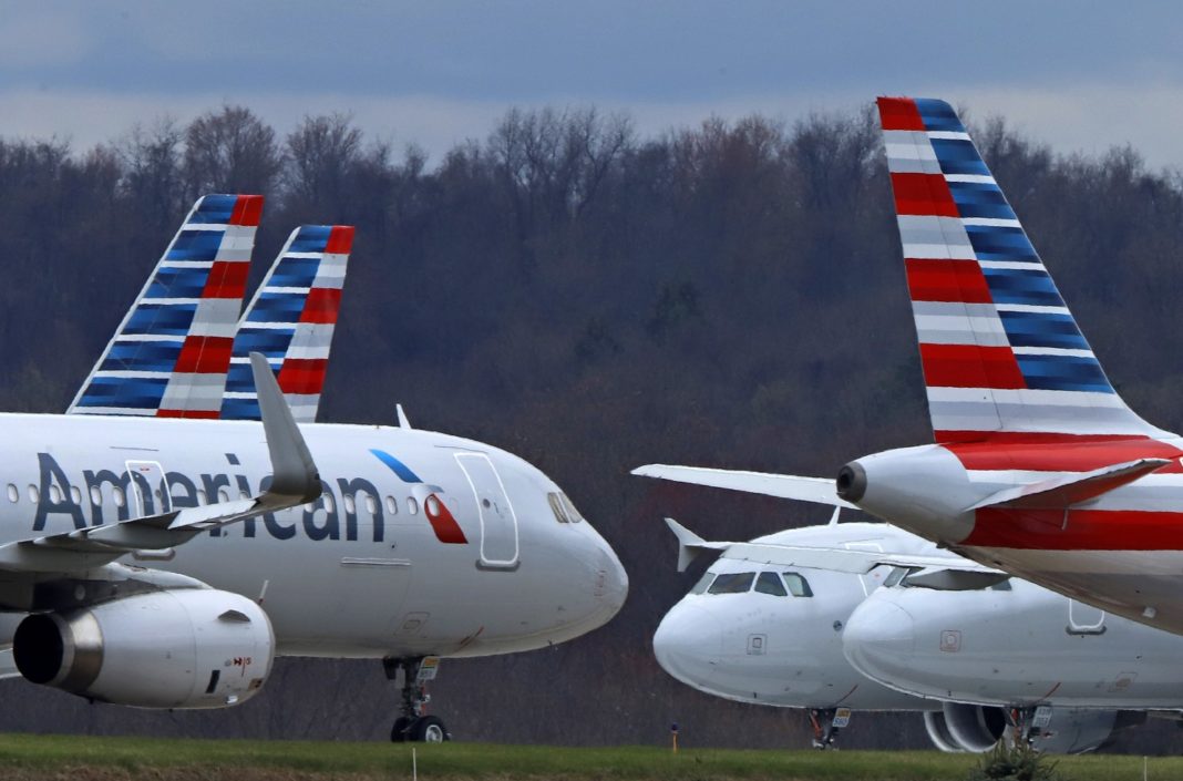 Dezinfectant cu efect îndelungat în avioanele companiei American Airlines