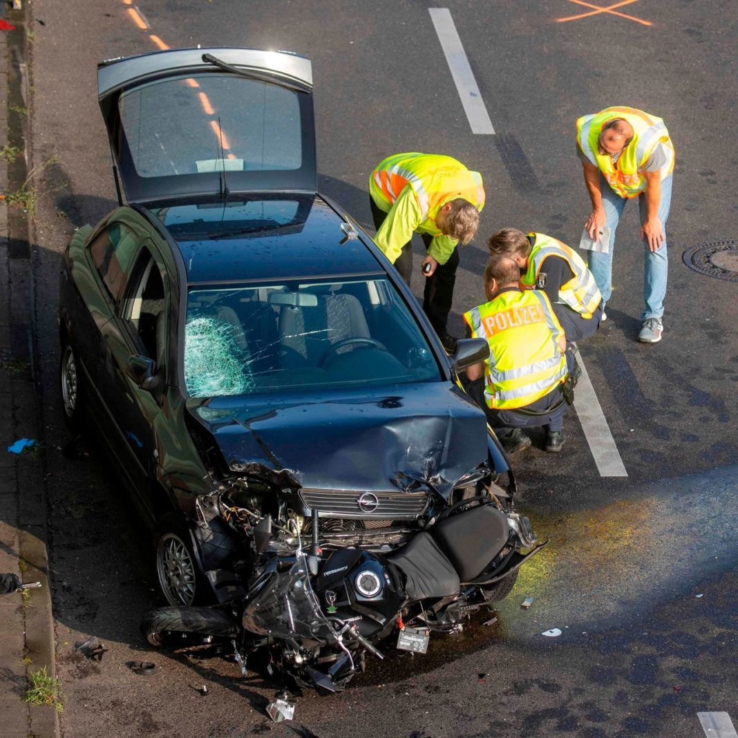 Şase răniţi într-un atac terorist la Berlin. Un irakian ar fi izbit cu mașina mai multe autoturisme