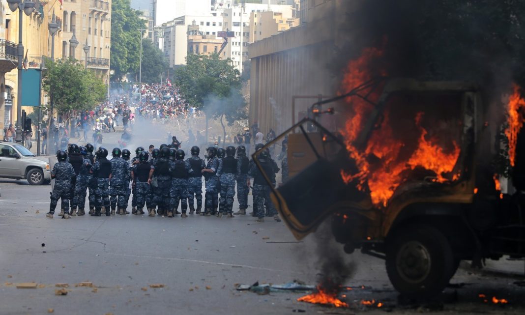 20 de jurnaliști care se pregăteau să transmită protestul din Minsk, reținuți de poliție