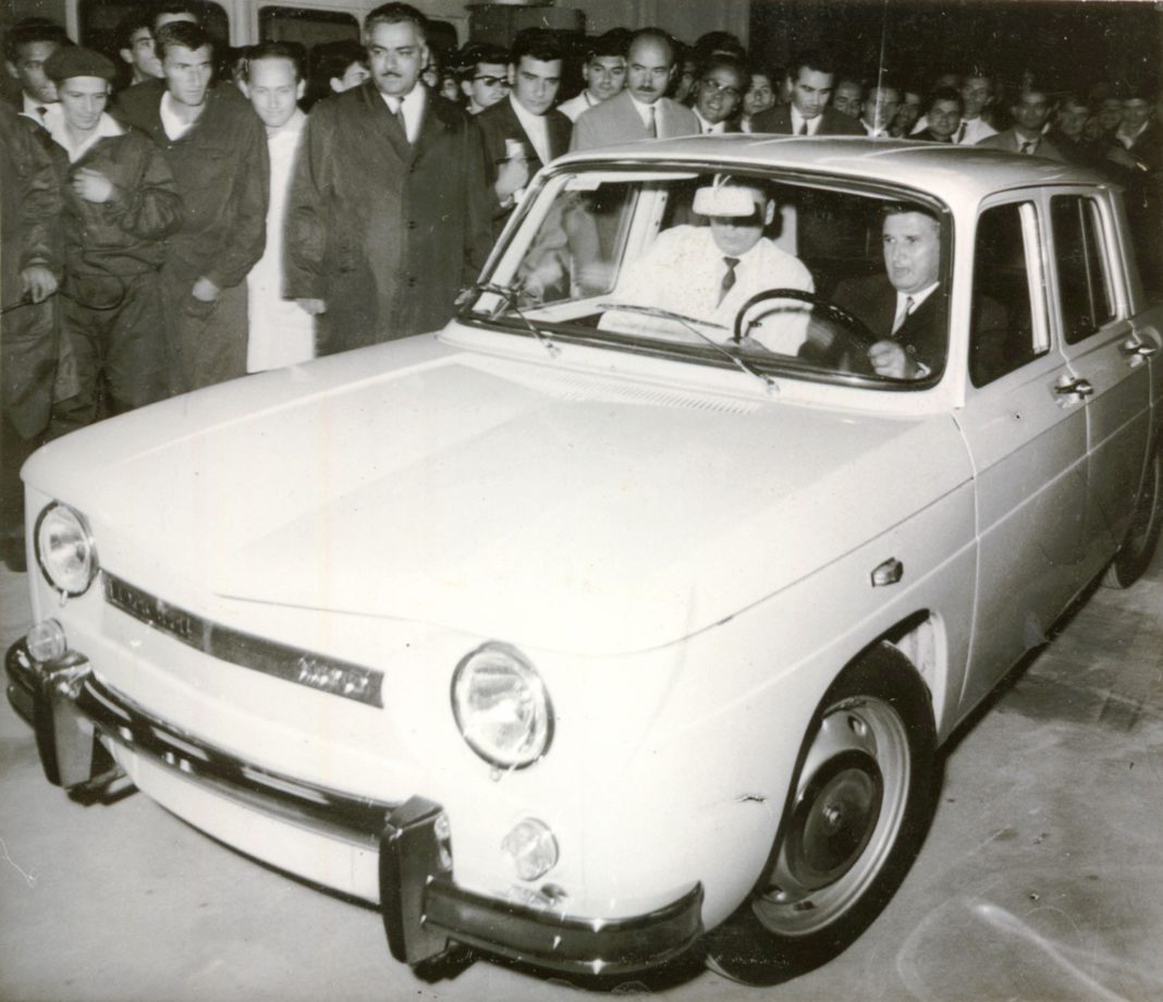 Dacia ămplinește 52 de ani. Primul model şi prima uzină au fost inaugurate pe 20 august 1968