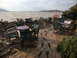 Inundații devastatoare pe insula grecească Evia