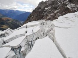 Un gheţar de pe Mont Blanc riscă să se prăbuşească