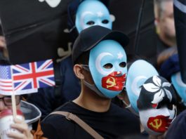 Poliţia a făcut noi arestări în Hong Kong