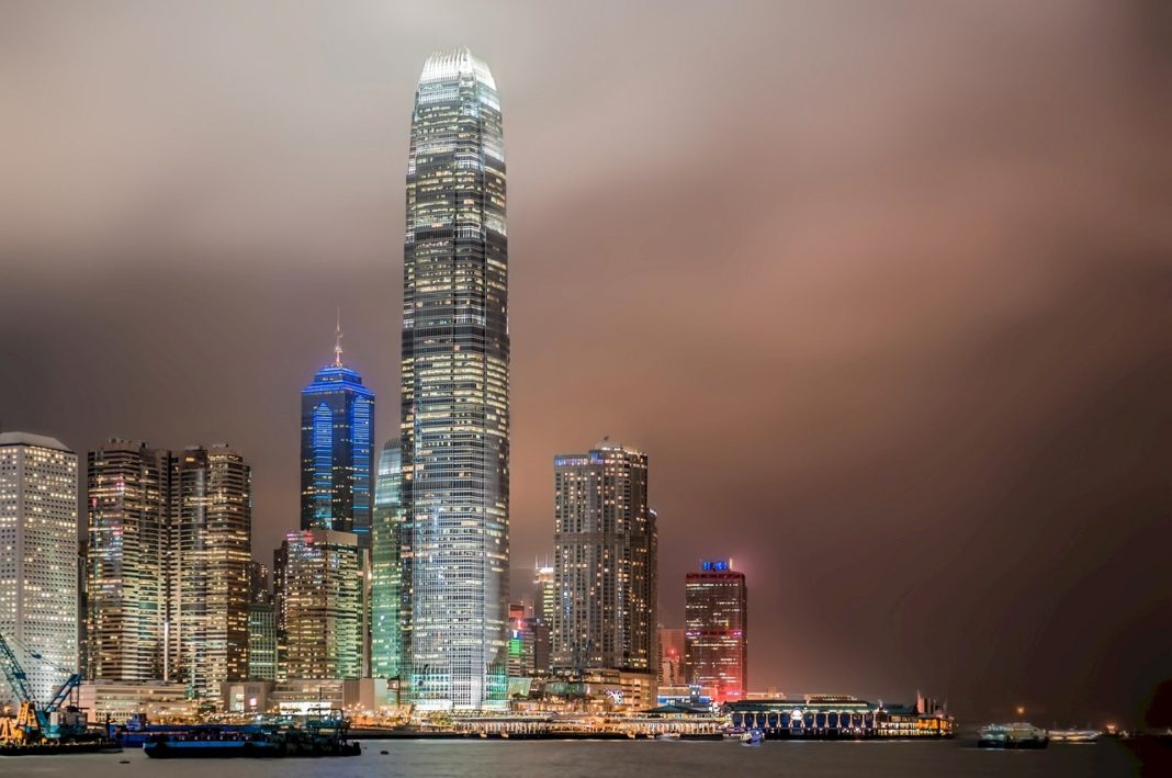 SUA suspendă acordurile cu Hong Kong