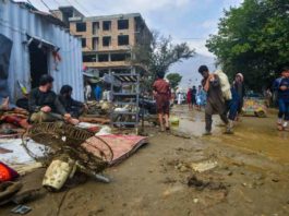 Inundaţiile au distrus miercuri dimineaţă sute de case din oraşul afgan Charikar