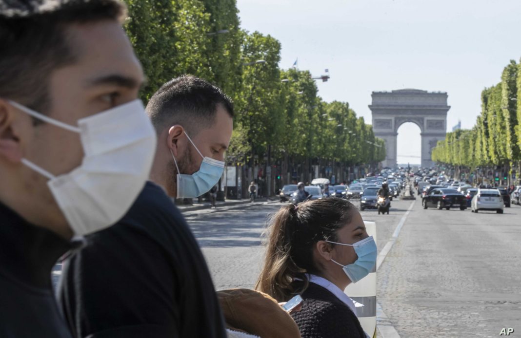 În Franţa este obligatorie masca la locul de muncă din septembrie