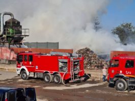 Incendiu de proporții produs lângă o groapă de gunoi din Chitila