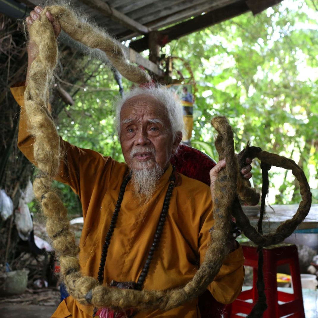 Un vietnamez nu s-a mai tuns de 80 de ani