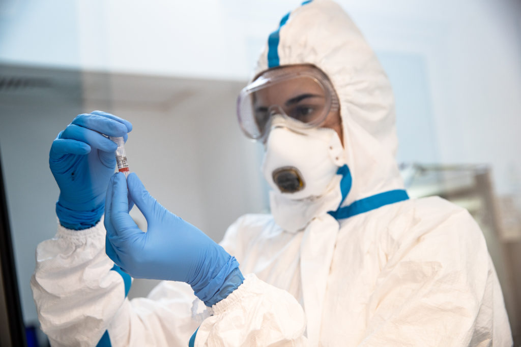 România: 5.719 cazuri noi de persoane infectate cu COVID-19