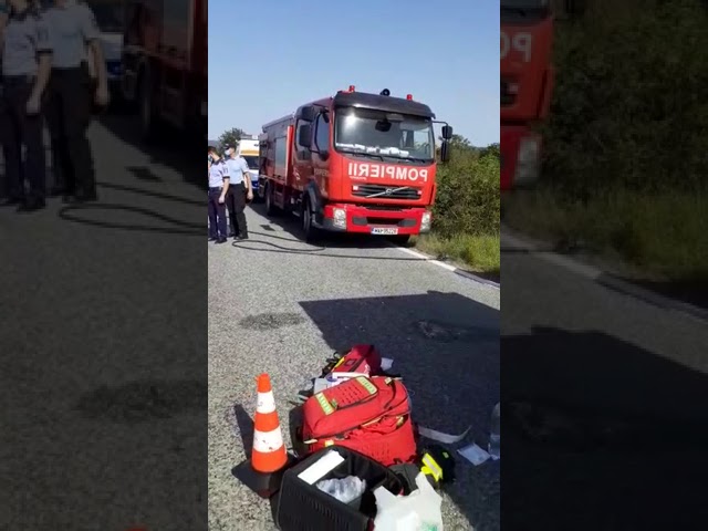 Accident grav în localitatea Ostrovu Corbului. Două persoane încarcerate
