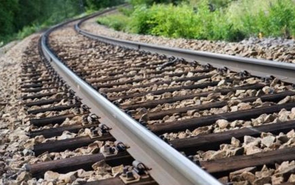 Bărbaţi găsiţi morţi pe calea ferată