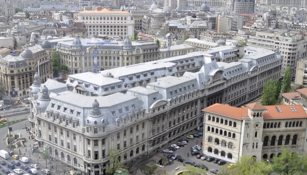 Universitatea Bucureşti are trei scenarii pentru noul an universitar