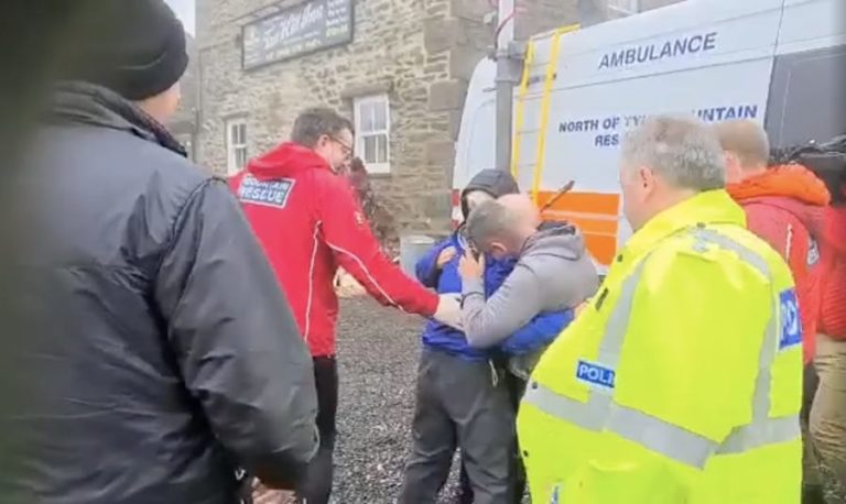 Un bărbat dat dispărut, a apărut trei zile mai târziu la o conferință de presă despre dispariția sa