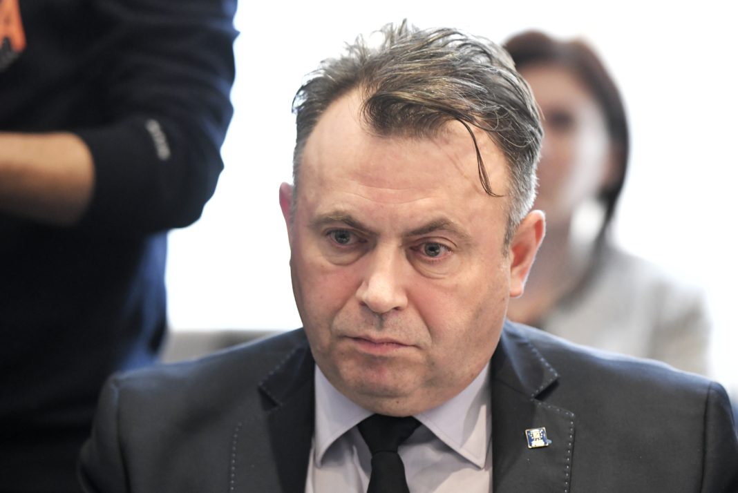 Ministrul Sănătăţii reevaluează contractul de livre a măştilor pentru persoanele defavorizate