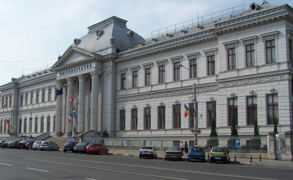Peste 80 de matematicieni în conferință online la UCV