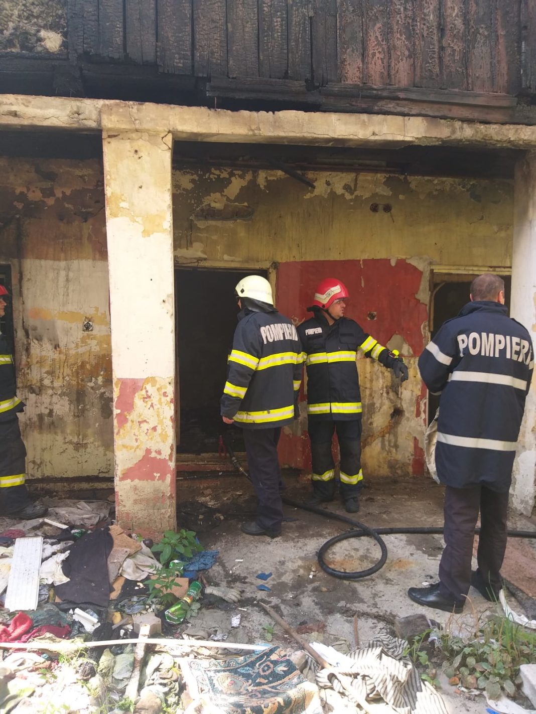 Casă veche din Craiova, în flăcări