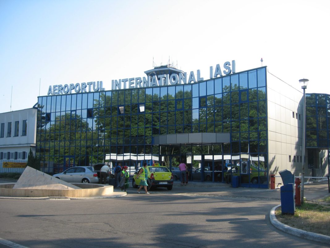 Şeful Aeroportului Iaşi, diagnosticat cu COVID-19. Marți seară el ar fi participat la o şedinţă PSD