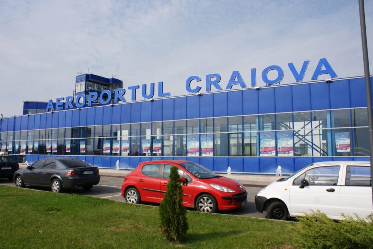 (VIDEO) Cursa spre Rhodos, inaugurată cu un flashmob pe Aeroportul Internaţional Craiova