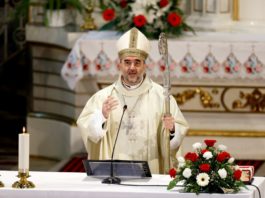Arhiepiscopul romano-catolic de Alba Iulia, Gergely Kovács, a fost internat în spital după ce a fost diagnosticat cu COVID-19
