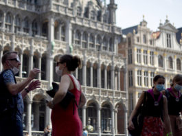 În Belgia nu va mai fi obligatorie purtarea măştilor în spaţii deschise