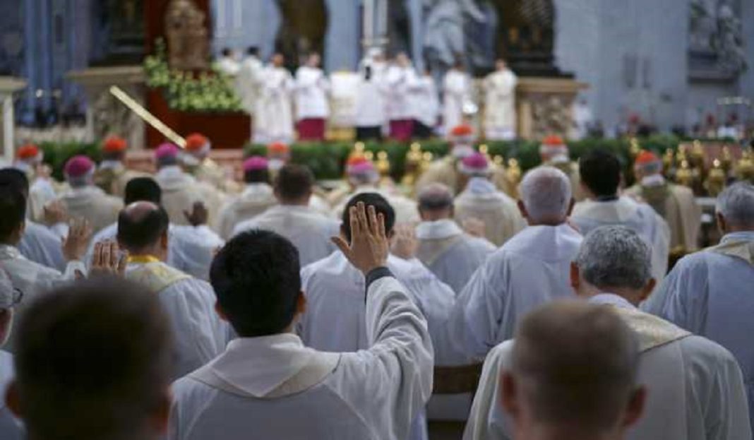 Biserica catolică germană a stabilit suma despăgubirilor pentru minorii abuzaţi sexual de preoţi