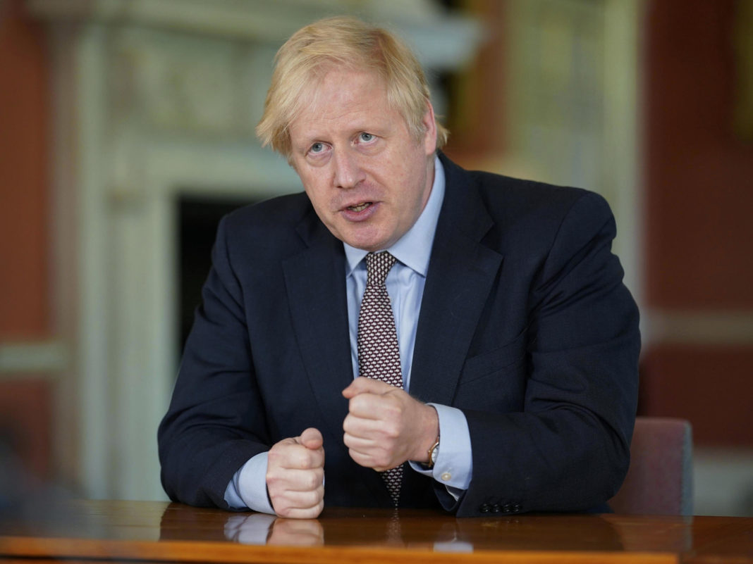 Boris Johnson anunță noile măsuri anti-Covid. Masca devine obligatorie