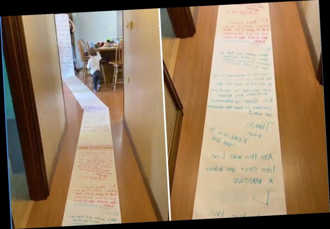 O mamă a primit de la o vecină supărată o scrisoare de nu mai puțin de 15 metri lungime, ca răspuns la o ceartă despre jucăriile copiilor